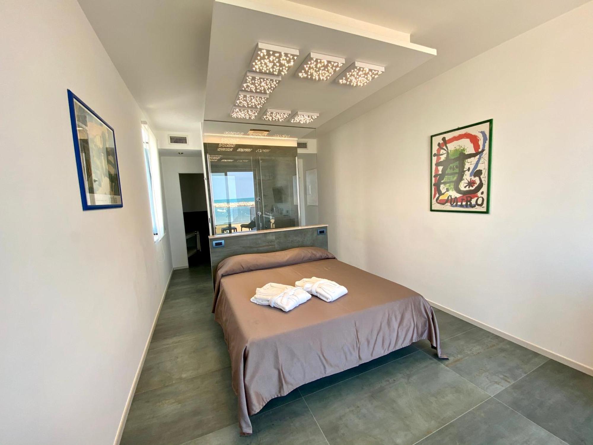 Marina Bay Beach Hotel Peschici Exterior photo